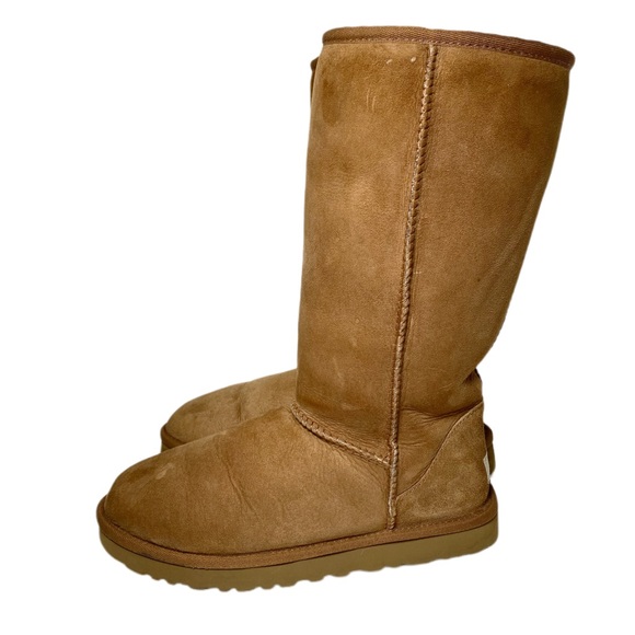 Authentic UGG Classic II Tall Boot Chestnut Suede Genuine Shearling Lined size 8 - Picture 2 of 15